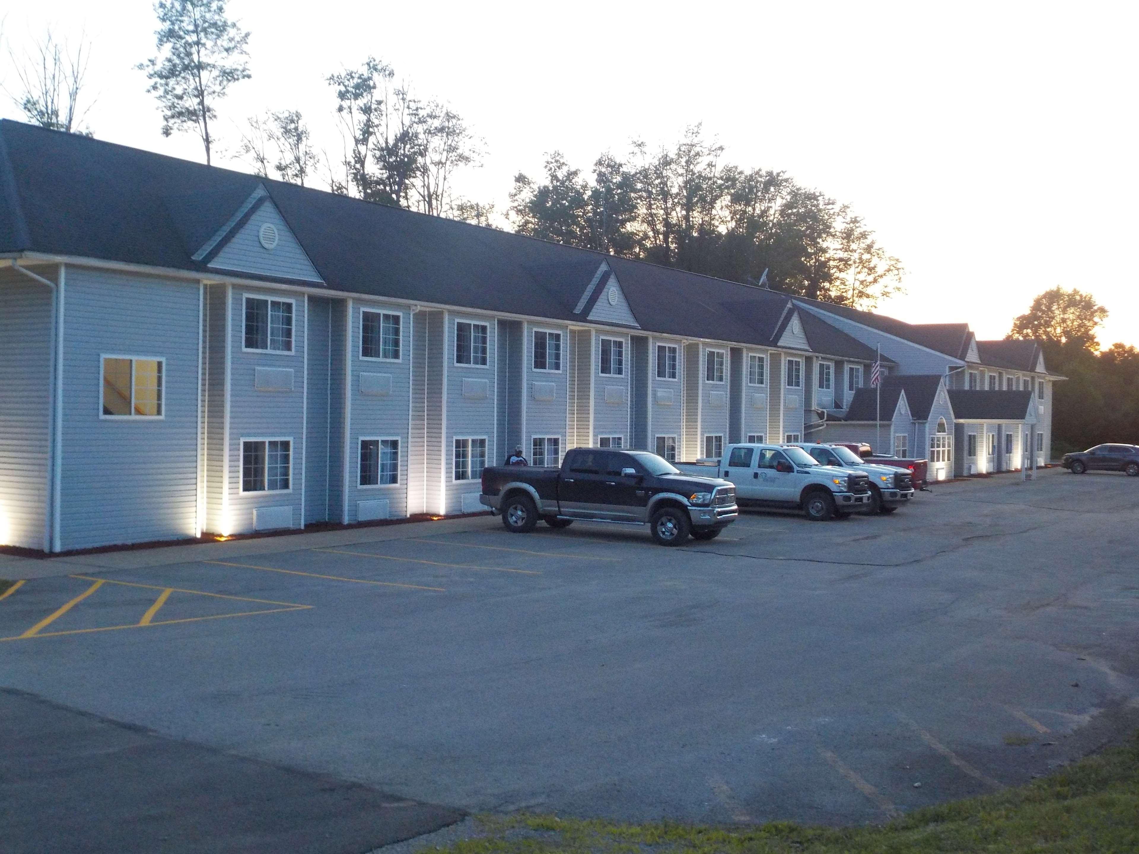 Mj Inn And Suites Marienville Exterior foto