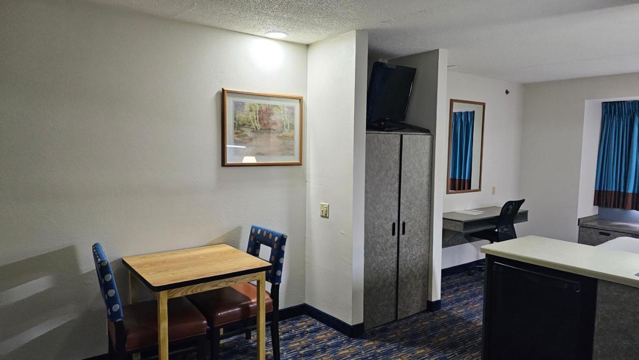 Mj Inn And Suites Marienville Exterior foto
