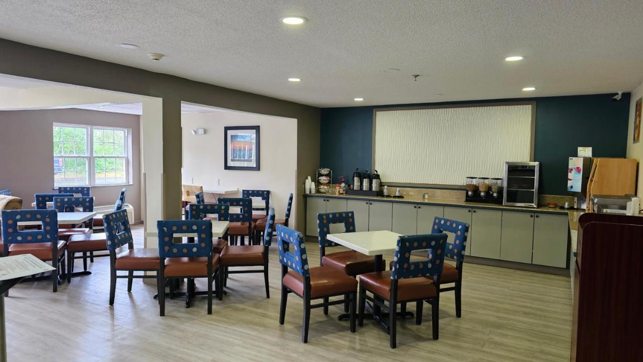 Mj Inn And Suites Marienville Exterior foto