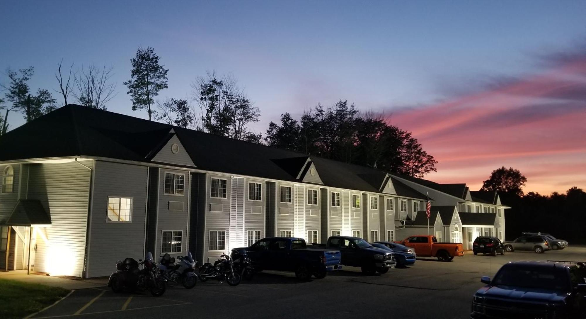 Mj Inn And Suites Marienville Exterior foto